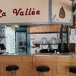 אתר קמפינג Mobil-home Avec Terrasse - 4 Pers. - Api-1-52-2034 La Tour-dʼAuvergne