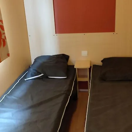 Mobil-home Avec Terrasse - 4 Pers. - Api-1-52-2034 Campsite