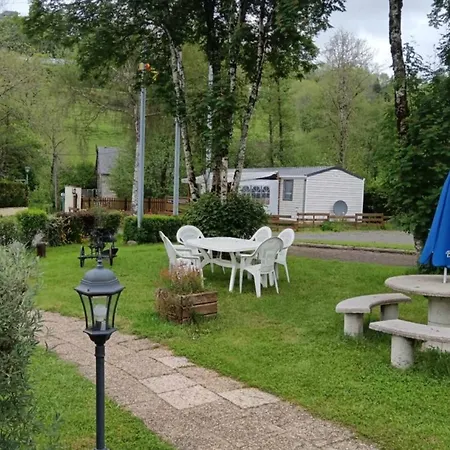 Mobil-home Avec Terrasse - 4 Pers. - Api-1-52-2034 * La Tour-d'Auvergne