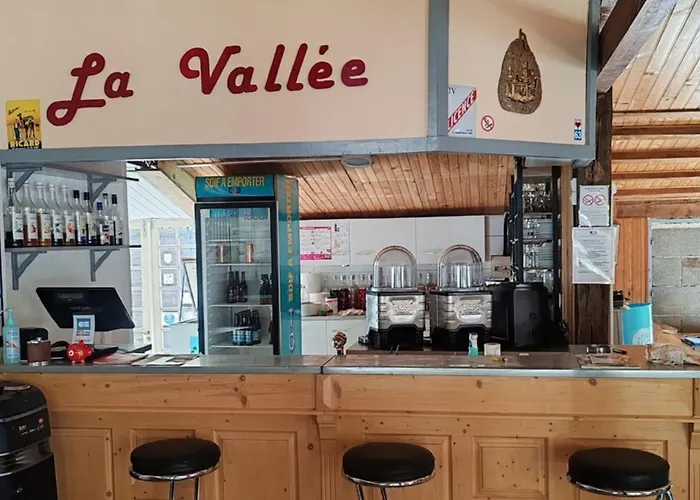 Campsite Mobil-home Avec Terrasse - 4 Pers. - Api-1-52-2034 La Tour-d'Auvergne