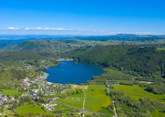 Mobil-home Avec Terrasse - 4 Pers. - Api-1-52-2034 * La Tour-d'Auvergne